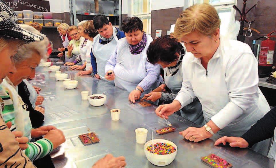 Senior plus My můžeme všechno, něco jen s vaší pomocí. Ohlédnutí Pestrý přelom měsíce V období, kdy vrcholil masopust, bylo v Centru sociálních služeb velmi živo.