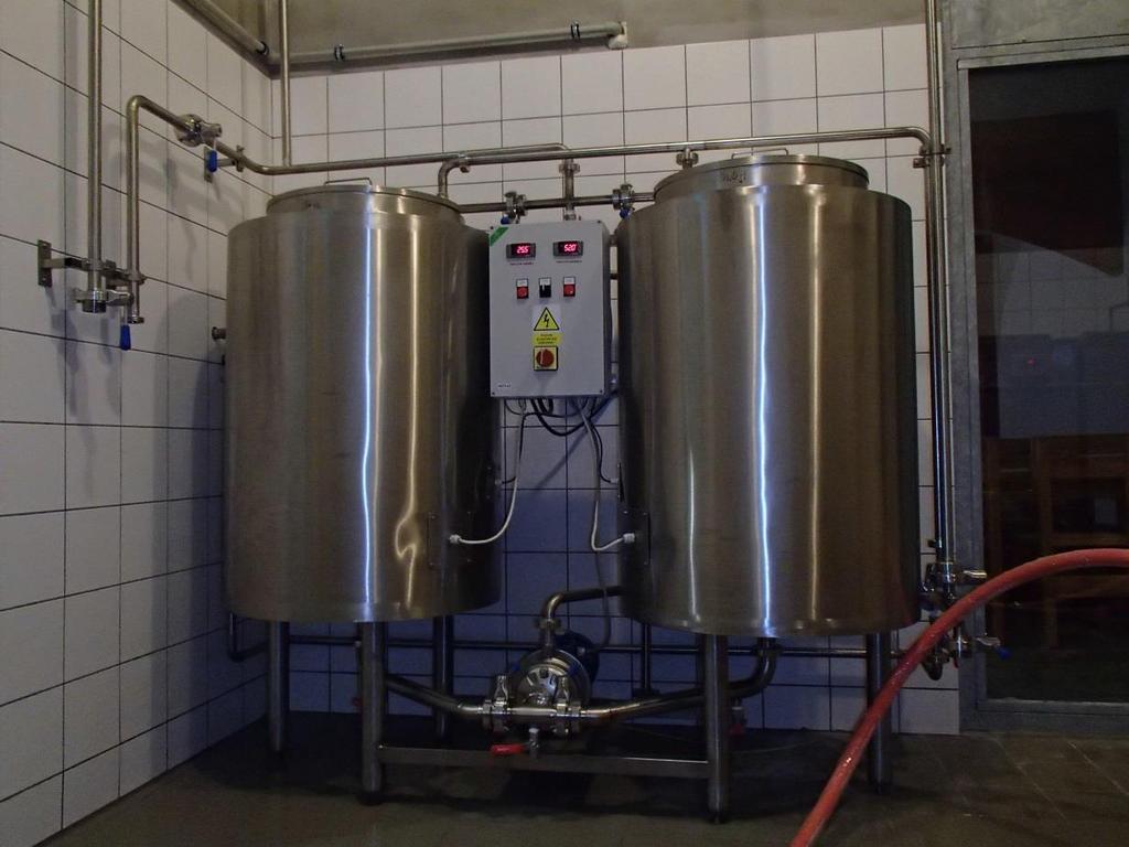 CIP stanice Š800xd2000xv1800 příkon 6kW Dvě nádoby na společném rámu,s ovládacím s elektrickým rozvaděčem, každá