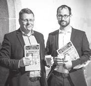 K dobrému jídlu a pití jim zazpíval úžasný swingový kvintet Kočky mají pré. Když kočky zpívaly, náměstí se zcela zaplnilo, mnozí tančili.