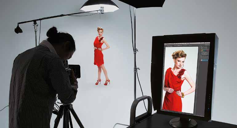 2 3 Hobby fotograf a marketingová oddělení Náročný fotograf, grafik a postprodukce 27" 24" IPS 27" 24" IPS 99 % 99 % SENZOR Monitory EIZO CS2420/CS2730 jsou ideálními monitory pro začínající a