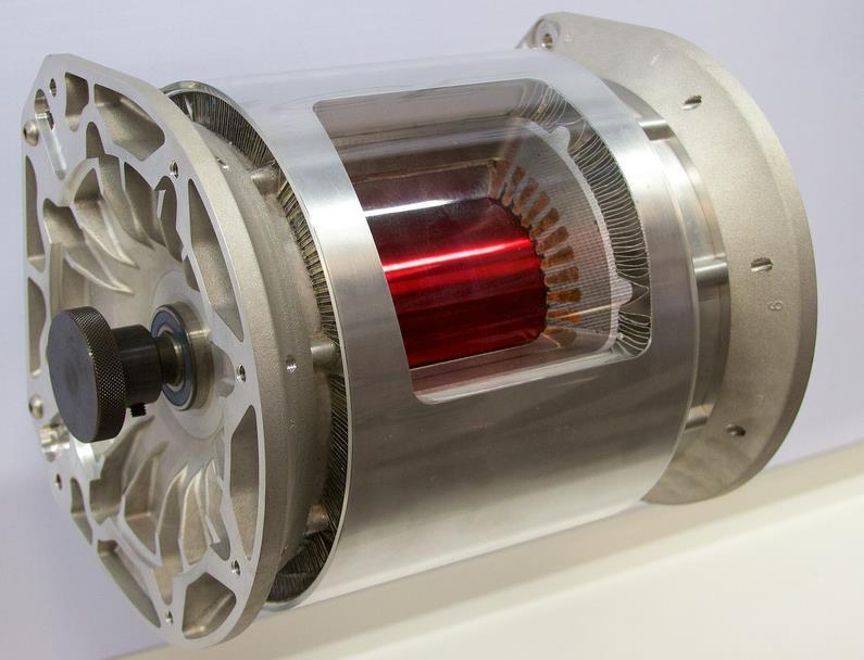 Varianta Tesly Model S P85 má vodou chlazený třífázový asynchronní elektromotor o výkonu 310 kw.