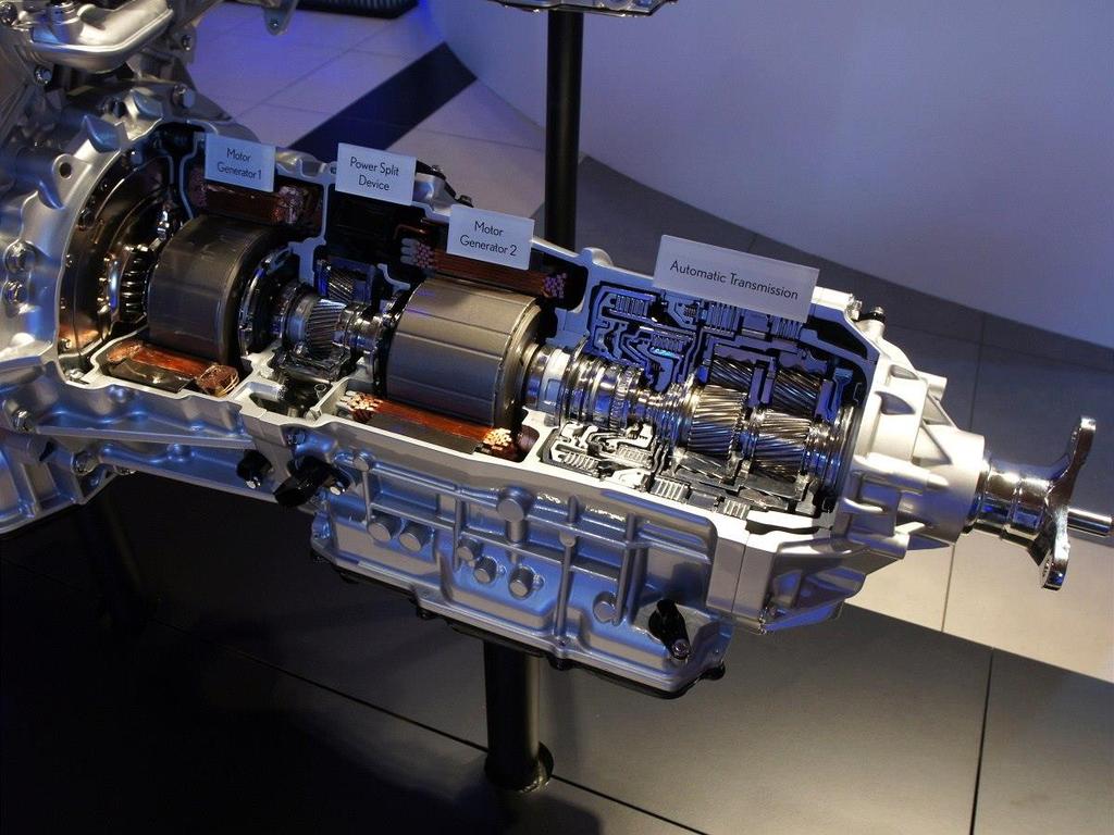 hybridy Toyoty a Lexusu na svůj výkon relativně nižší maximální rychlost v porovnání s konkurencí. To se teď však změní.