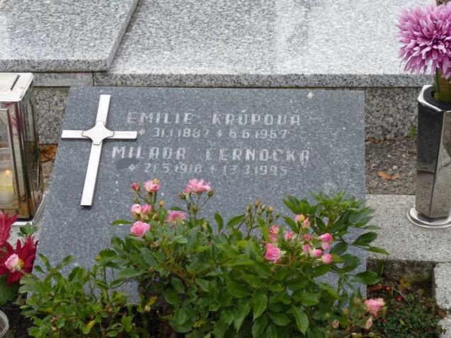 Pomník paní Emílie Krůpové na zašovském