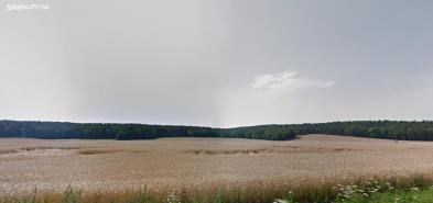 7 Stanovení porovnávací ceny pozemků Ceny zemědělských pozemků (luk a orné půdy) se ve srovnatelných lokalitách pohybují v rozmezí 12 25 Kč/m 2.