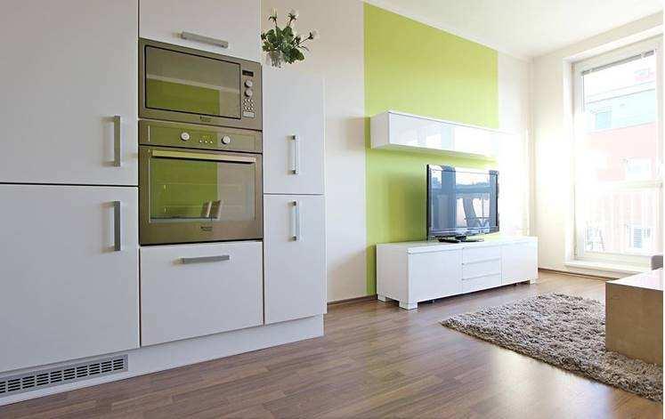 Č. Popis Cena Pronájem bytu 2+kk 63 m² 2+kk v lokalitě Brno - Medlánky na ul. K Babě. Byt o výměře 63m2 se nachází ve 2. patře novostavby s výtahem. Byt se nabízí jako kompletně zařízený.