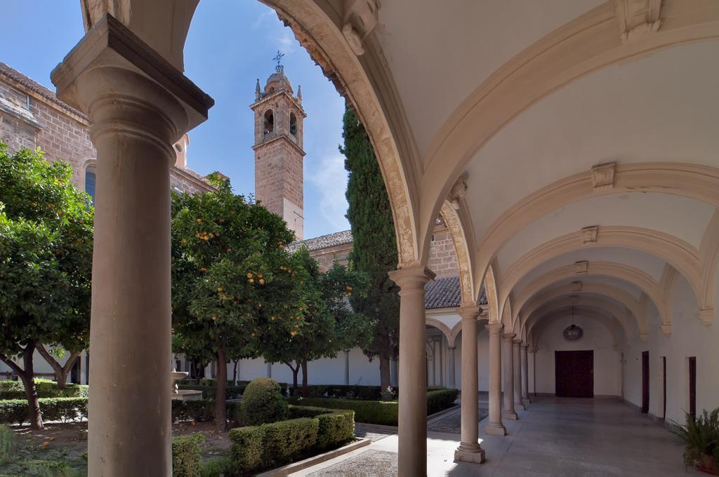 Monasterio de La Cartuja je kartuziánský barokní