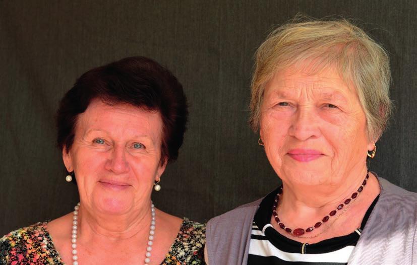 Růžena Žalkovská Eva Ondráčková Paní Růžena Žalkovská celý život pracovala jako prodavačka. V důchodu se věnuje folklóru, který dříve jen sledovala a teď si jej užívá.