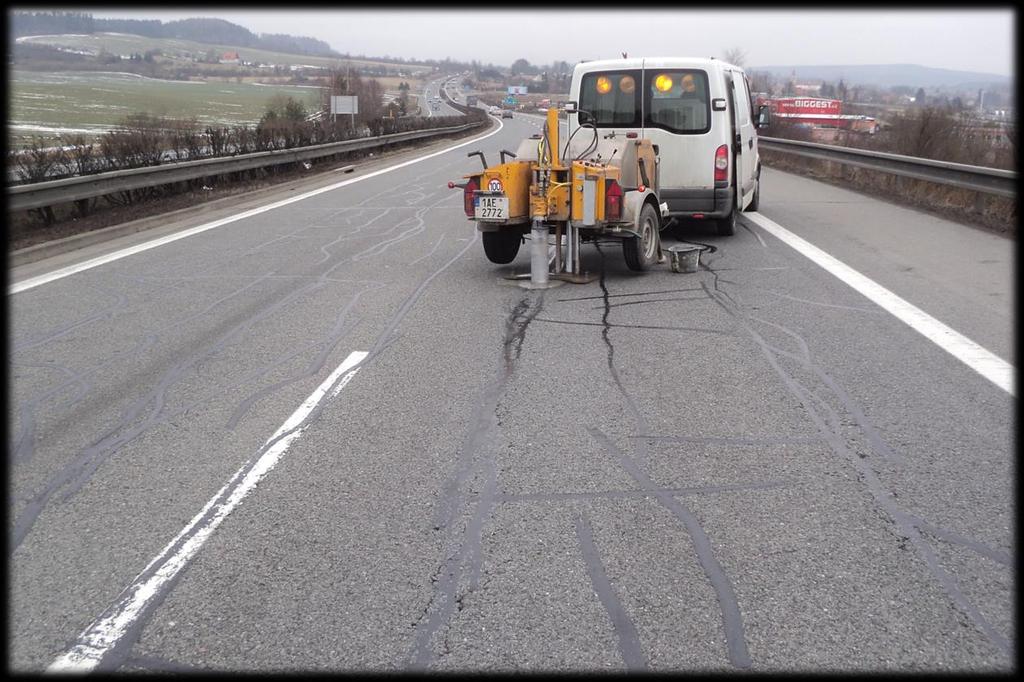 Povrch dálniční vozovky - příklad špatně