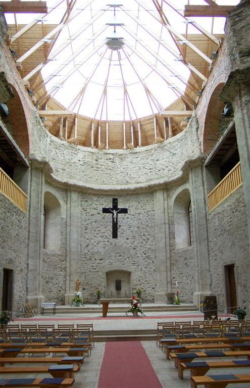 Můžeme říci, že v těchto dobách byl oltář jeden z významných uměleckých děl v sakrální architektuře a umělci či architekti na něj kladli velký důraz V 21.