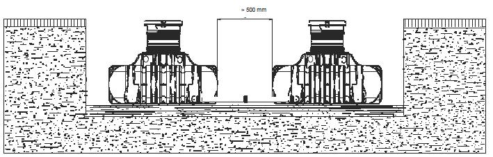 Trubky musí zasahovat alespoň 200 mm dovnitř nádrží. 5.3 Uložení a zásyp Nádrže musí být uloženy bez otřesů a pádu do připraveného výkopu pomocí vhodného vybavení.