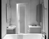 Mnoho obyvatel panelových bytů není spokojeno se stavem svých hygienických místností, které jsou často tvořeny jen malou místnůstkou WC a spoře vybavenou koupelnou, jež současným trendům bydlení