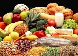 Potravinové zdroje: VITAMÍN B1 (Thiamin) kvasnice, luštěniny, slupky obilovin, ořechy, melasa, maso, mléko, zelenina Hlavní funkce: Proměna S/L, minerály, nervy, svaly Projevy