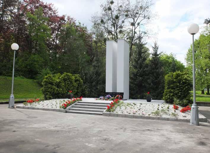 Oderský zpravodaj 33 Vážení spoluobčané, dovolujeme si Vás pozvat na pietní akt k výročí osvobození našeho města, který se uskuteční v pátek 5. května 2017 v 17 hodin u Památníku padlých.