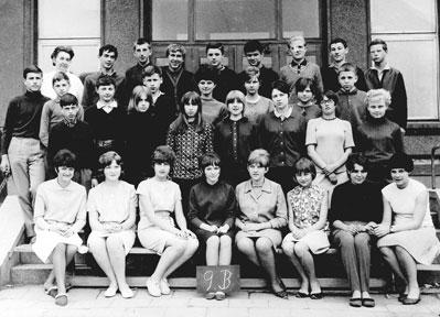 Prvním ředitelem se stal František Khun. V letech 1999-2006 jím byl Pavel Tyrner, který ve škole působil jako pedagog už od roku 1962.
