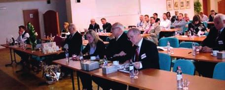 Dana Bolibruchová Obr. 4. Obr. 6. Milé blahoželanie Ing. Tolara prof. Bechnému (Za starů Breclavů) asistuje Ing.