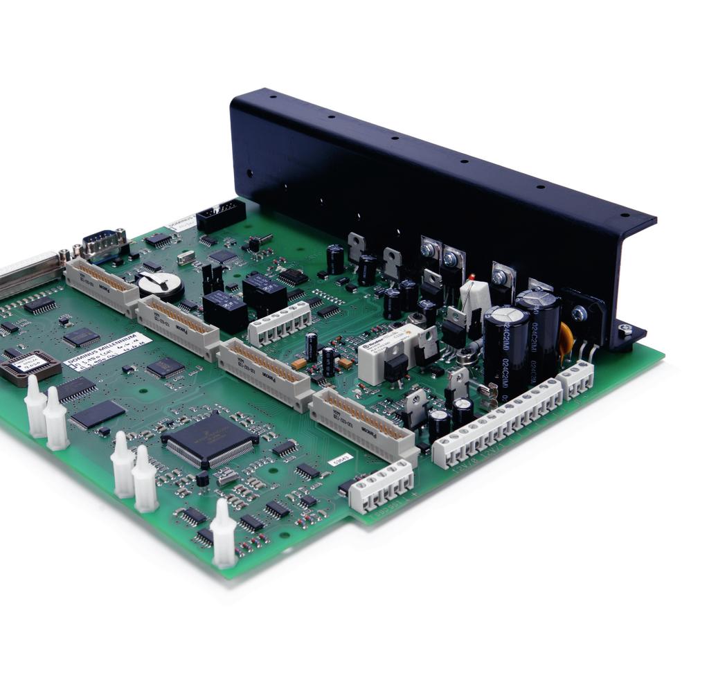 Napájecí napětí Odběr ústředny Zdroj pro expanzní moduly Zdroj pro komunikátor/modem/ /vibrační sensor Dobíjecí proud akumulátoru Max. velikost akumulátoru Sloty pro zásuvné karty Max.