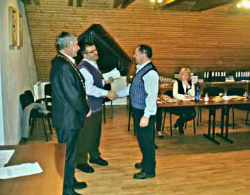 2 / Zákamenčan č. 1 samospráva obce Január Apríl 2011 Zo zasadnutí obecného zastupiteľstva Sľub ich zaväzuje Ustanovujúce zasadnutie Obecného zastupiteľstva obce Zákamenné (OZ) sa uskutočnilo 20.