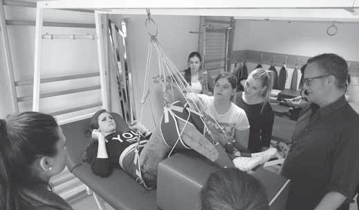 strana 2 Otvírání studánky Jaro, jaro, jaro už je tu A hurá otvírat studánku.
