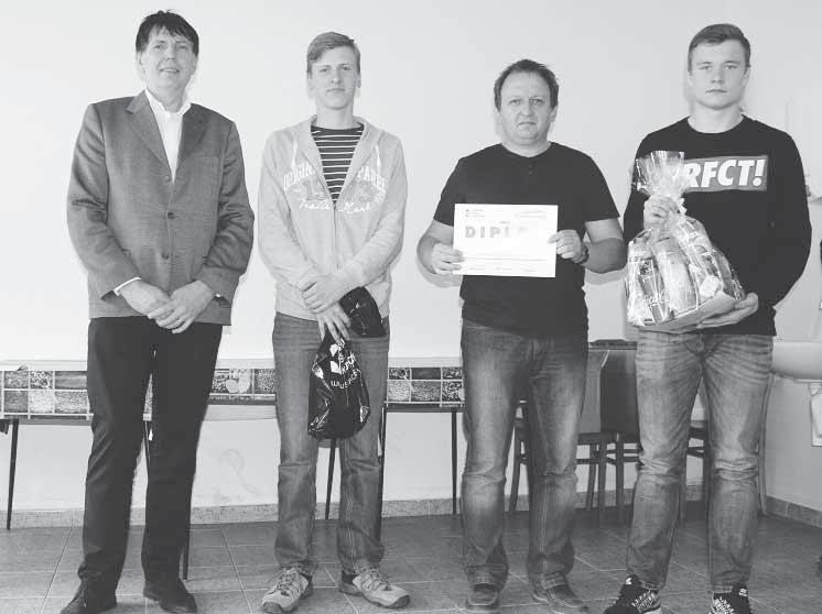 Zahrály jsme si na barevné kytičky, co otvírají květy ke sluníčku a huráááá do školy. Opět to odpoledne uteklo jako ta voda.