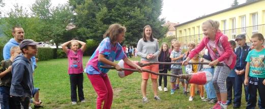 Výroba drobných ozdob, módních dopňků, netradiční techniky Úterý 14:30-17:00, DDM Blansko 3 Vedoucí oddělení: e-mail: