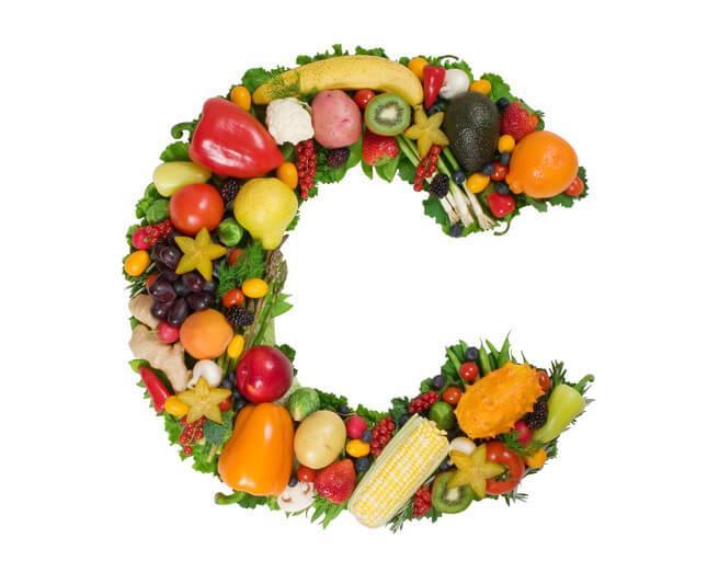 Úkol č. 2 trocha počítání (15 bodů) Vitamín C je v přírodní podobě nejbezpečnější a nejzdravější. Na jeho využitelnosti se můžeme podílet sami na základě správné přípravy či konzumace daných pokrmů.