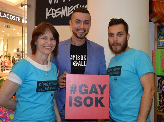 Otevíracím námětem první ze série debat se stalo téma TRANS* a v roce 2015 proběhlo celkem devět veřejných debat, dvě z nich se staly součástí projektu Neviditelné menšiny.