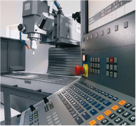 HEIDENHAIN TNC620 HSCI Volitelně itnc530 HSCI moderní a spolehlivé CNC systémy od Heidenhain plně digitální pohony ve verzi N doba zpracování jednoho bloku 2 ms jako standard 15 displej pro pohodlné
