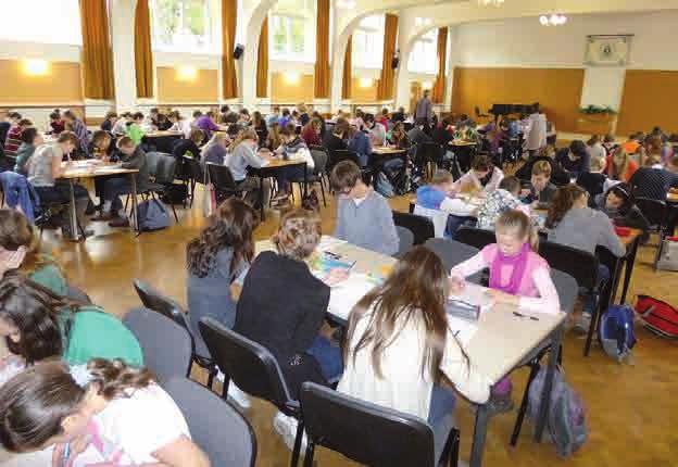 CENTRUM PRO ŠKOLY OLDIN 9 / 2017 11 Jak s dětmi slavit svátek Všech svatých Možná jste i vy čtenáři zaznamenali, že se v naší zemi vedou diskuze o Halloweenu a o tom, zda nevytlačuje tradiční svátky