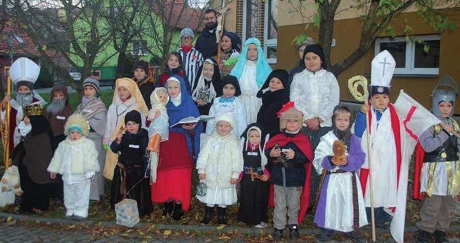 Zakazovat dětem, aby se přidaly k většině, je sice možné, ale existují i jiné, vhodnější způsoby. V některých farnostech začali slavit svátek Všech svatých trochu jinak.