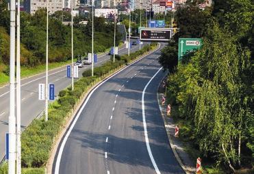 Do dalších etap spadá rekonstrukce úseků ulice Pražská od hotelu Hynek po okružní křižovatku U Slávie a ulice Českoskalická od ulice Dobenínské po hotel Hynek.