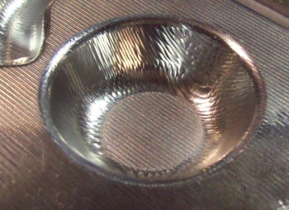 parametrů CNC interpolátoru Vliv dynamiky systému stroj nástroj obrobek není předem