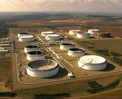 Ropa - zásoba 47/74 Správa státních hmotných rezerv (MERO Mezinárodní Ropovody) centrální tankoviště Nelahozeves 16 nádrží na ropu,