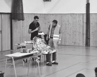 hodin. Dále jim byla nabídnuta moţnost aktivně se zapojit do činnosti SRPDŠ. V případě naléhavých záleţitostí byli kontaktováni třídními učiteli a vše bylo bezodkladně řešeno ve vzájemné spolupráci.