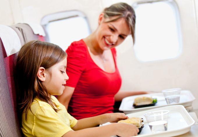 Poslední aktualizace: 28.06.2017 Dětské menu v letadle Mnohé letecké společnosti nabízejí menu pro cestující se zvláštními potřebami.
