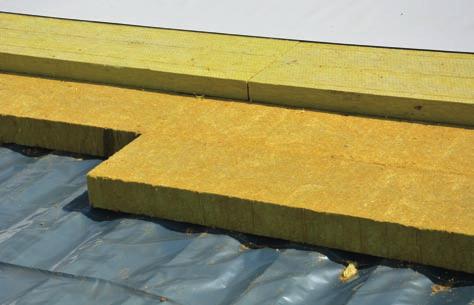 4. Realizace 6b Hlavní tepelná izolace Isover MW (také pro systém TOP ROOF) V případě lehkých požárně odolných střech s minerální