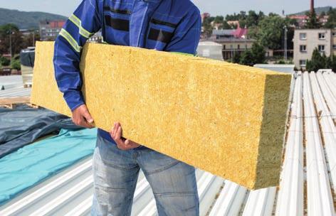 rozevírání spár s možností průniku požáru k hydroizolaci.