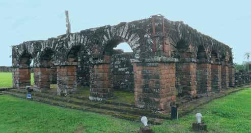 26 historie ( Bydlení indiánů redukce Santa Trinidas ( Ukázka interiéru kostela Jesus de Tavarangué v Paraguayi Jezuitský stát hudby V dubnu letošního roku uplynulo 250 let od ukončení projektu,