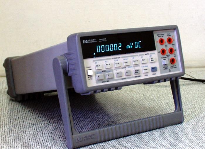 Obrázek 3: Multimetr HP 3441A od jednoduchých multimetrů M 385, Protek-56, UT-7B apod. je multimetr HP 3441A vybaven interpretem jazyka SCPI.