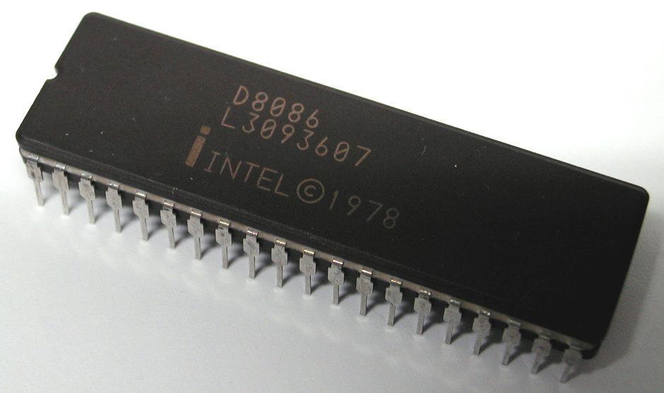 DEC Alpha 21064 Typ Risc mikroprocesor Frekvence 225 MHZ BUS 75 MHZ Technologie 0.50μm Voltáž 3.30V 7 Je to první 64bitový procesor. První procesor architektůry Alpha.