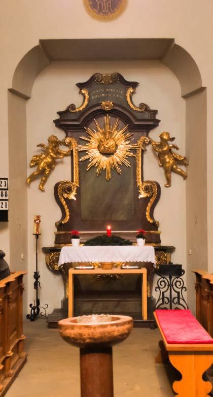 Kostel sv. Jana Nepomuckého na Skalce a kvalitními sochami tří Janů: sv. Jana Křtitele a sv. Jana Evangelisty po stranách obrazu a sv.