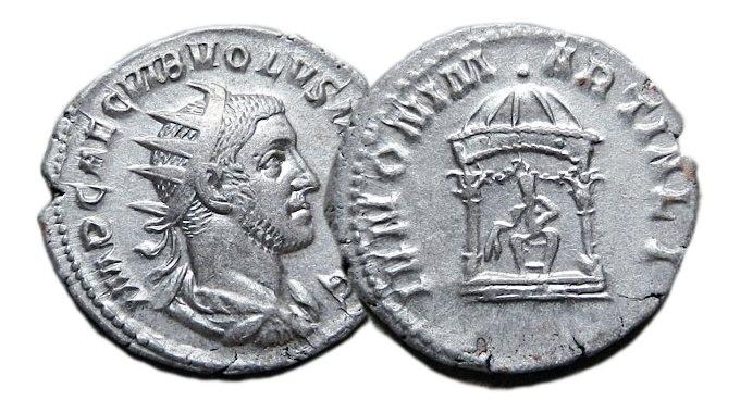 Poprvé se objevuje za vlády Treboniana Galla, kdy Řím postihla morová rána.