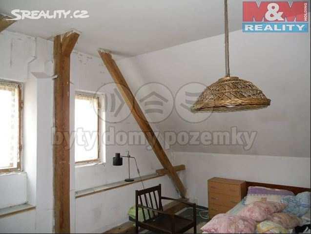 Septik Elektřina: 230V, 400V Popis: Rodinný dům 4+1. Dispozice: 1.