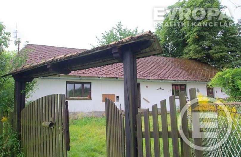 Srovnávací nemovité věci (SN): 1) Rodinný dům Nabídková cena: 598 000 Kč Lokalita: Zbraslavice - Hodkov, okres Kutná Hora Stavba: Smíšená Stav objektu: Dobrý Poloha domu: Samostatný Podlaží: