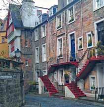 Možnost hodinové projížďky parníkem Walter Scott. Návrat do Edinburghu. 4. den: snídaně.