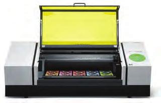 Tisková rychlost stroje může dosahovat až 183 m/min. K potisku jsou používány tiskové inkousty HP A 50 na bázi vody nebo pigmentové CMYK inkousty.