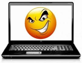 MAKROVIRUS Virus, který není součástí programu, nýbrž dokumentu (textu - DOC, tabulek - XLS) obsahujícího makra. Je schopen zkopírovat sám sebe z jednoho dokumentu do druhého.