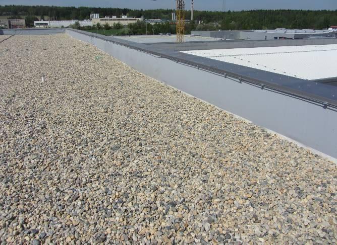 POUŽITÍ K provádění jednovrstvých povlakových krytin plochých střech: přitížených kamenivem s provozní vrstvou - dlažbou na podložkách nebo pojízdnou plochou s vegetačním souvrstvím FATRAFOL 818/V