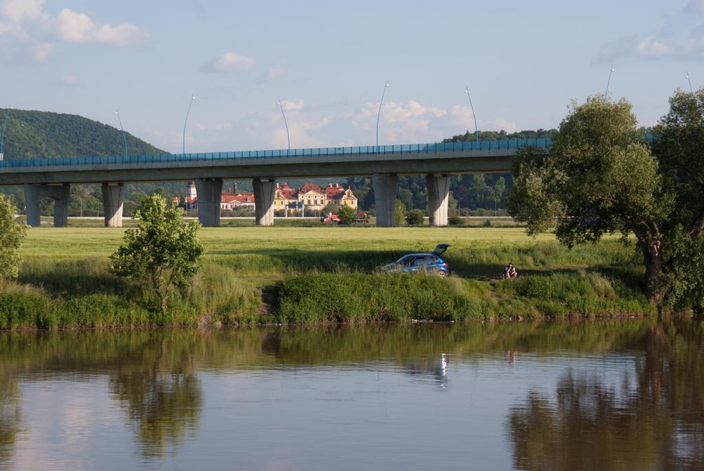 soutok PŘÍMĚSTSKÝ PARK AKČNÍ PLÁN / návrh Park: metafora pro udržitelný koordinovaný rozvoj území, kde se uživatelé