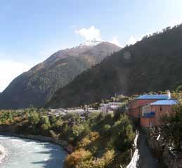 TREK OKOLO ANNAPURNY Termín jaro: 7. 4. 29.4. 2018, trek č. 18104 Termín podzim: 6. 10. 28. 10. 2018, trek č. 18124 1. odlet z Prahy 2. přílet do Kathmandu, transfer do hotelu 3.