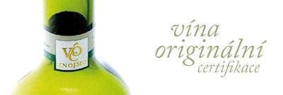 zpracovávají jednotliví vinaři samostatně. 3.5 Klasifikace šumivých vín Obr. 5 Etiketa VOC 3.5.1 Šumivé víno Kromě tichých vín upravují předpisy EU a následná česká úprava také vína šumivá, tj.